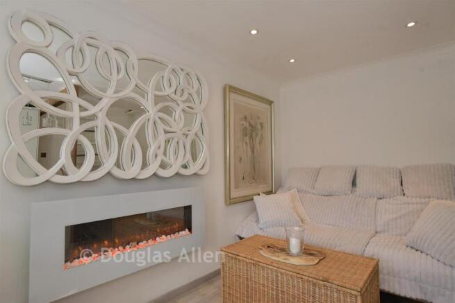 Lounge /Kitchen/ Dining Room