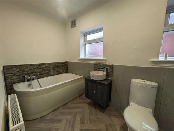 2 bed Terraced to rent Image 7