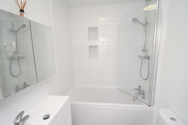 2 bed House to rent Image 8