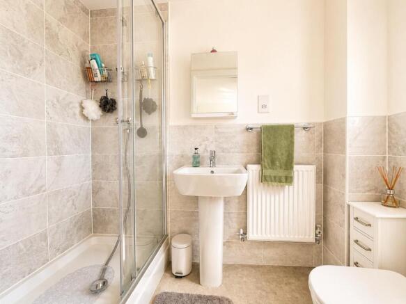 70 Chamberlyne Cresent, Shower Room..jpg