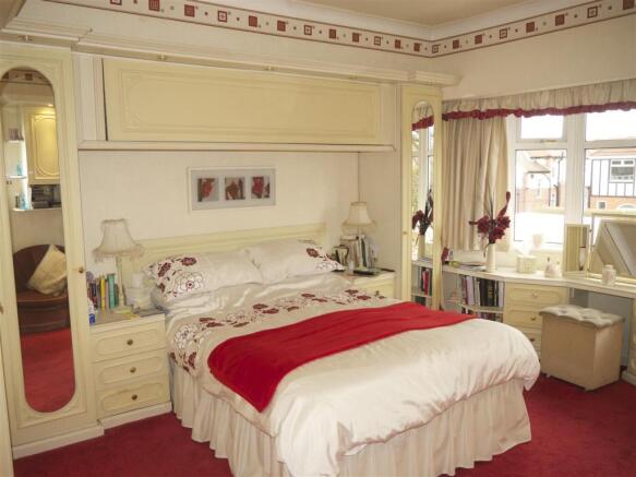 Master Bedroom / En 