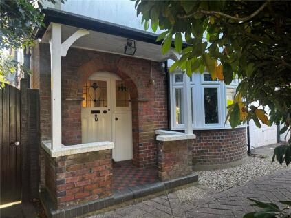 Hobart Road, New Milton, Hampshire, BH25