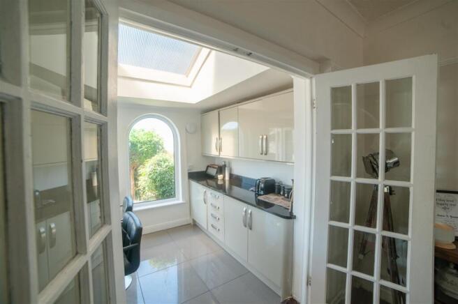 2 bed Semi-Detached for sale Image 12
