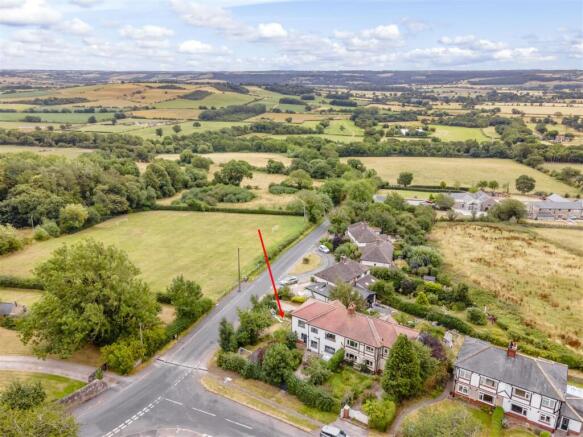 4 bed Semi-Detached for sale Image 12