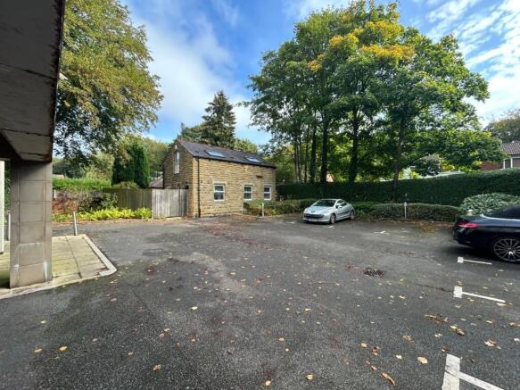2 bed Flat to rent Image 12