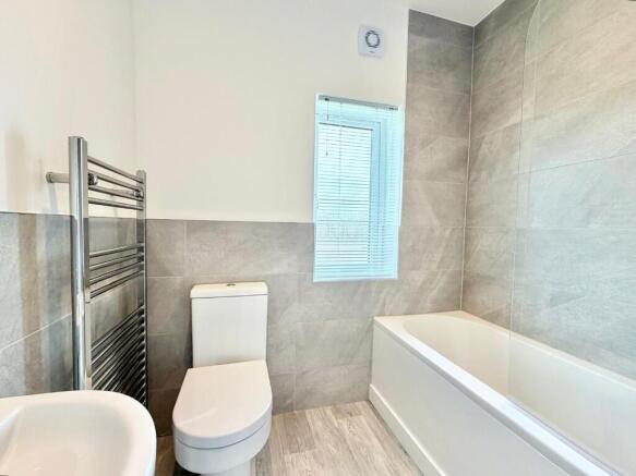 2 bed Semi-Detached for sale Image 10