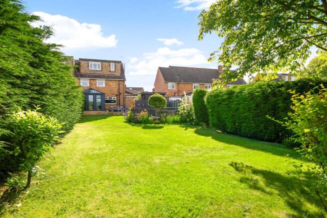 4 bed Semi-Detached for sale Image 6