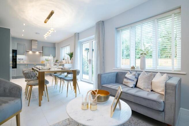 Lullingstone_Basildon_Kitchen_Dining_Family_1