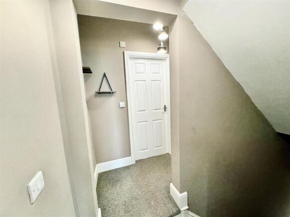 2 bed End of Terrace to rent Image 12