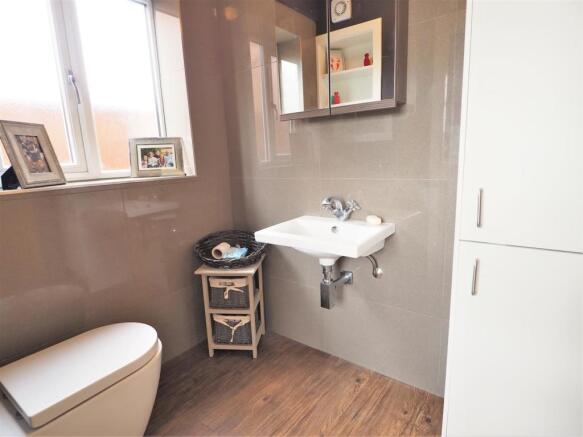 Ground Floor W.C 972