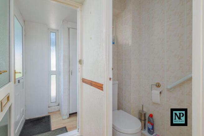 Entrance Hallway & Cloakroom