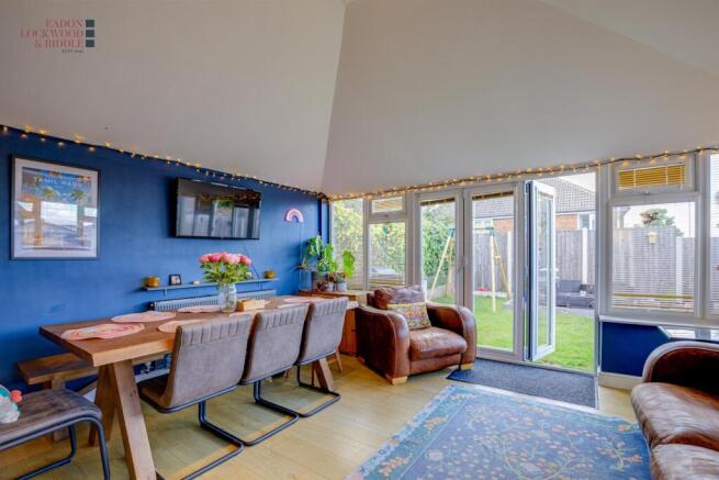 4 bed Semi-Detached for sale Image 11