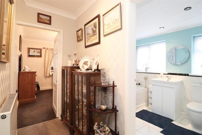 2 bed Flat for sale Image 10