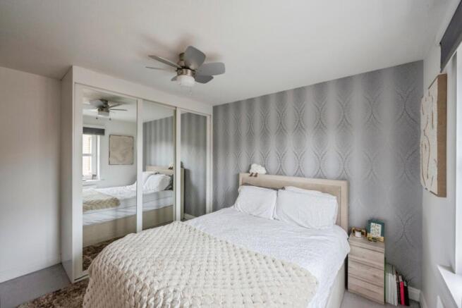 2 bed Flat for sale Image 10