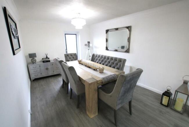 Lounge/Dining Room