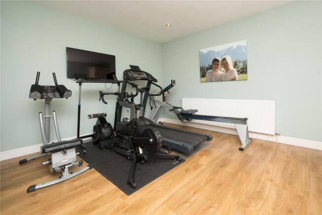 5 bed Detached for sale Image 10