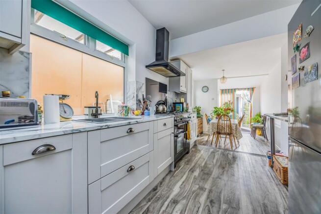 16 Cardiff Road, Portsmouth-Small-PorticoMarketing