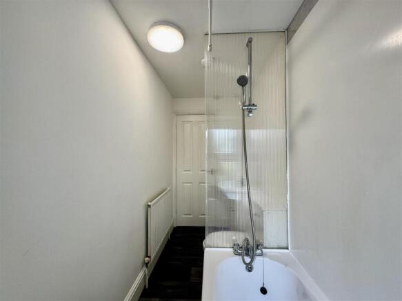 1 bed Apartment to rent Image 12