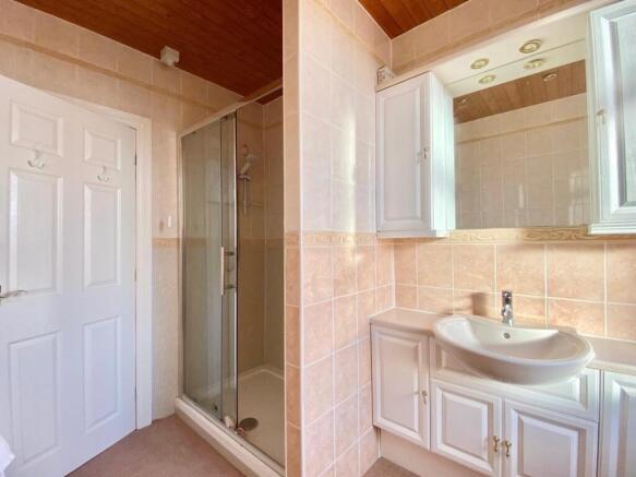 2 bed Terraced for sale Image 8