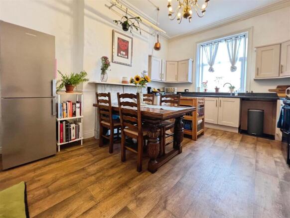4 bed End of Terrace for sale Image 9