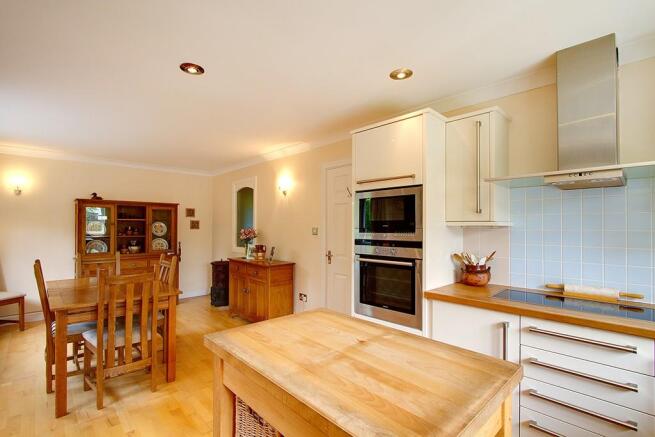 Dining kitchen