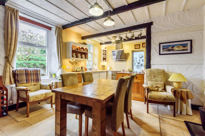 Dining Area to Ki...