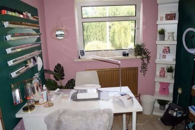 BEDROOM 2 (REAR)