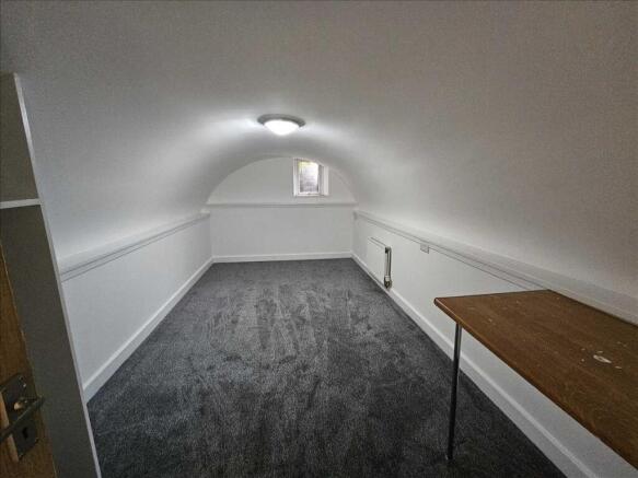 3 bed Flat to rent Image 4