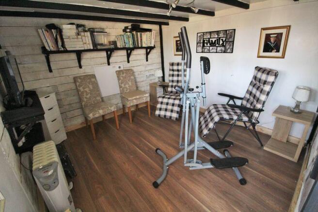 Garden Room / ...