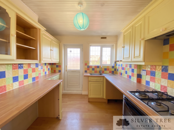 3 bed Terraced for sale Image 5