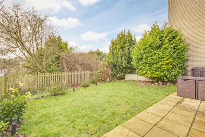 5 Mole Run Rear Garden.jpg