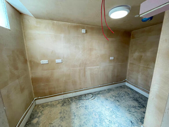 11 bed House for sale Image 8