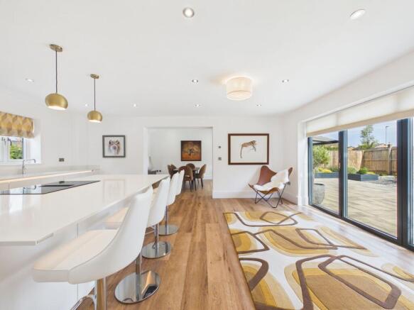 4 bed Detached for sale Image 10
