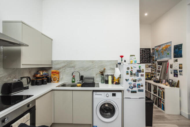 6 bed Block of Apartments for sale Image 8