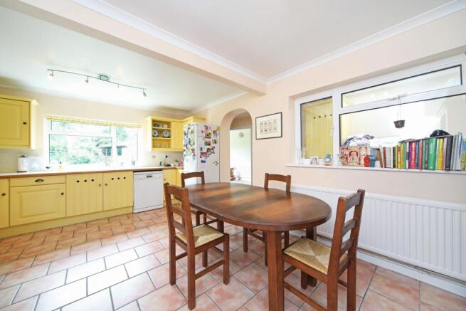 Kitchen/Breakfast...