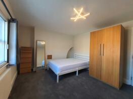 Flat 1, Alastair Nicholas Court, Caversham Road, Reading RG1 7BT