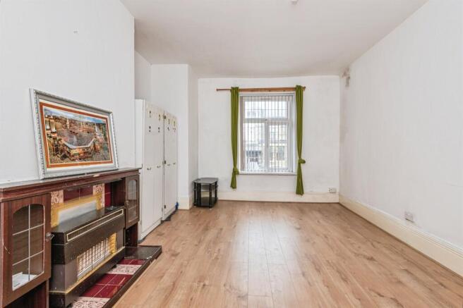 6 bed Terraced for sale Image 8
