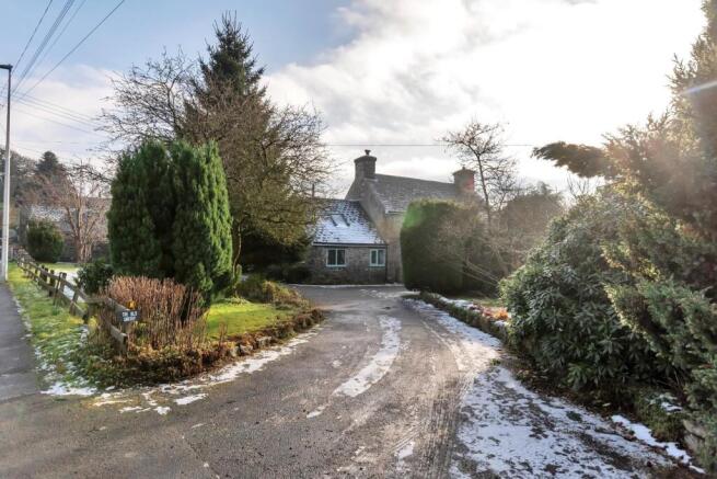Driveway to property.jpg
