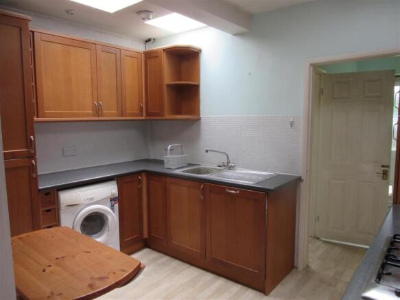 Kitchen 1.JPG