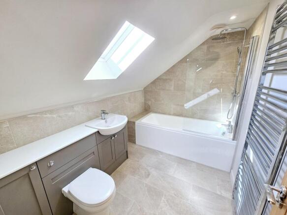 3 bed House for sale Image 11