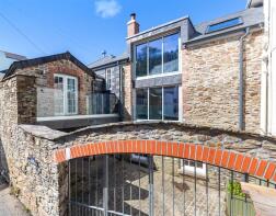 Le Temps Perdu, Robinsons Row, Salcombe TQ8 8EU