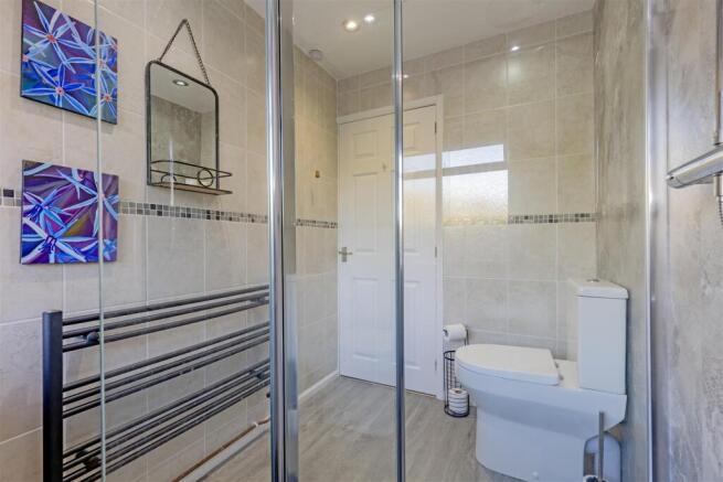 Splendid Shower Room