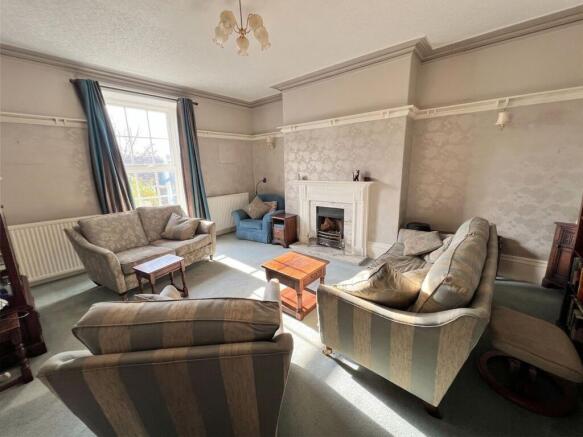 4 bed Semi-Detached for sale Image 6