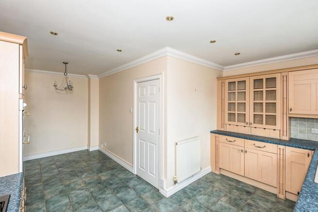 Kitchen / Dining Roo