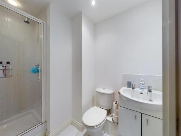 2 bed Apartment for sale Image 6