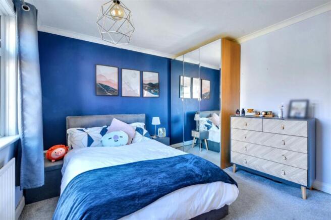 Bedroom 1_2.jpeg
