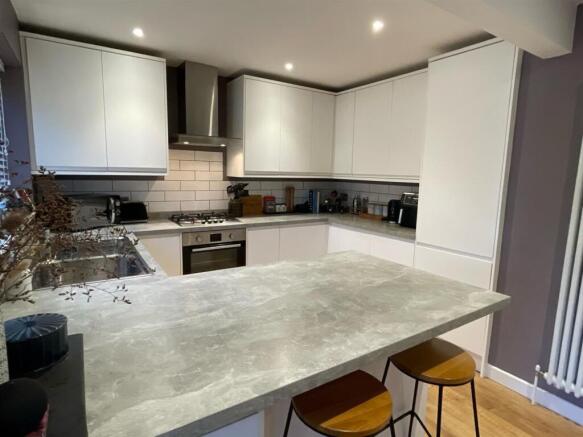 Kitchen...jpg