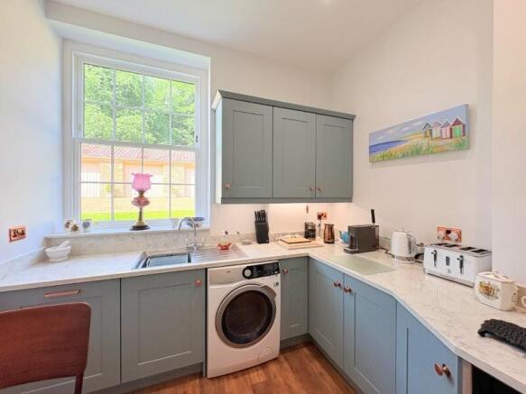2 bed Apartment for sale Image 10
