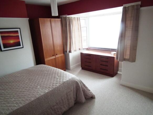Bedroom 1 Pic 2