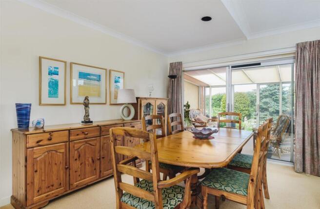 RAISED DINING AREA